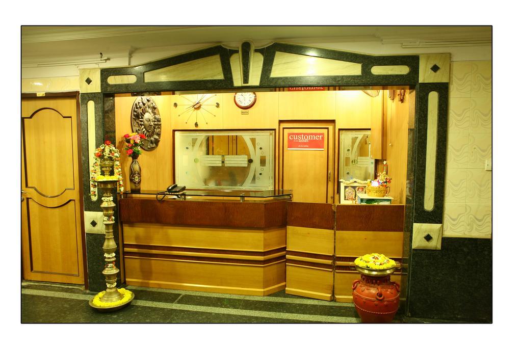 Hotel Suriya International Madras Buitenkant foto