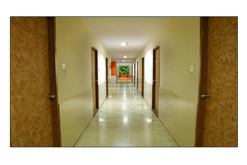 Hotel Suriya International Madras Buitenkant foto
