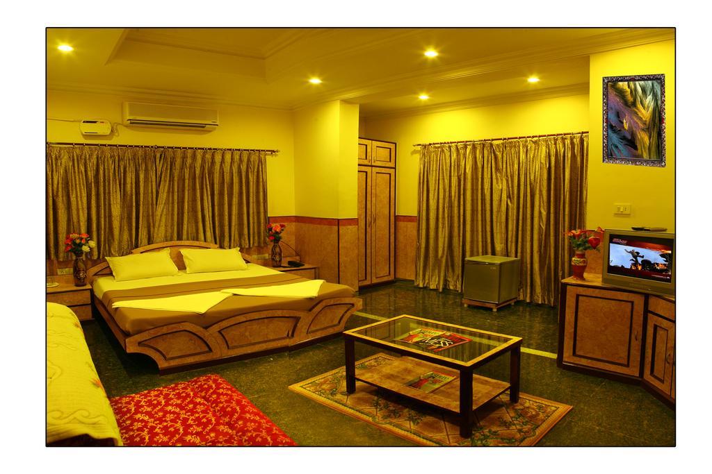 Hotel Suriya International Madras Buitenkant foto